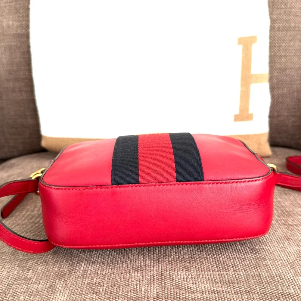 Authentic Gucci Webby Bee Shoulder Bag crossbody red leather small